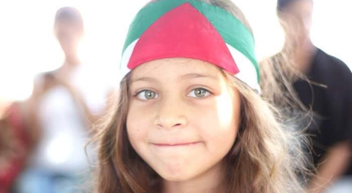 أصغر صحفية فلسطينية في العالم توثِّق مآسي شعبها!