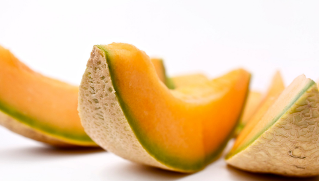 10 أنواع من الفاكهة تساعدك في التغلب على حرارة الطقس برمضان