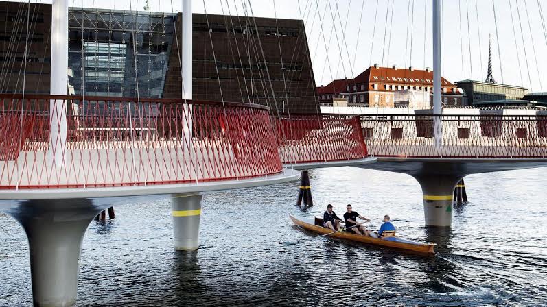 بالصور...جسر"سيركلبروين" قطعة فنية مستوحاة من تاريخ الدنمارك