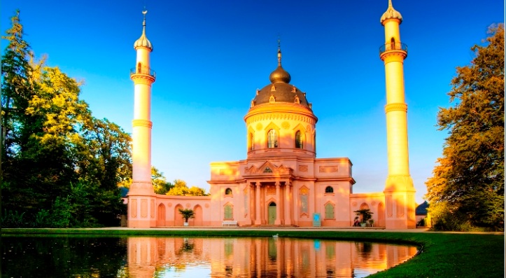 أجمل وأروع المساجد حول العالم تتجلّى في هذا الفيديو..