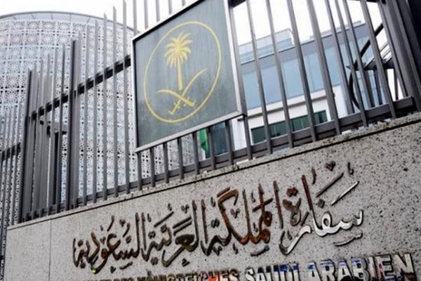 فيديو.. السفارة السعودية في باريس تحذر من النشالين