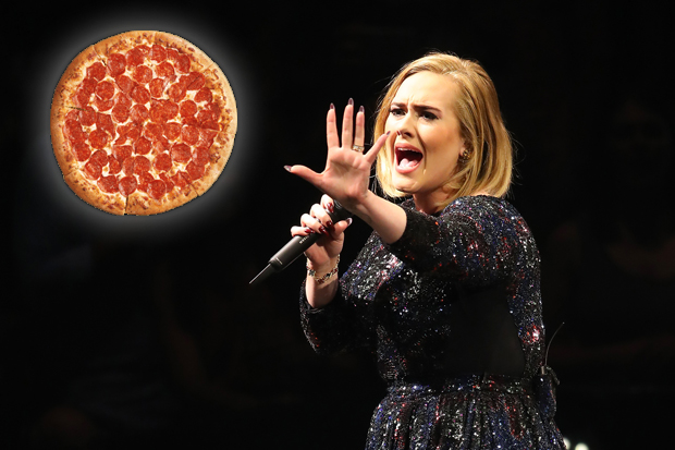 أديل: عدم تناول البيتزا أسوأ من قصة روميو وجوليت
