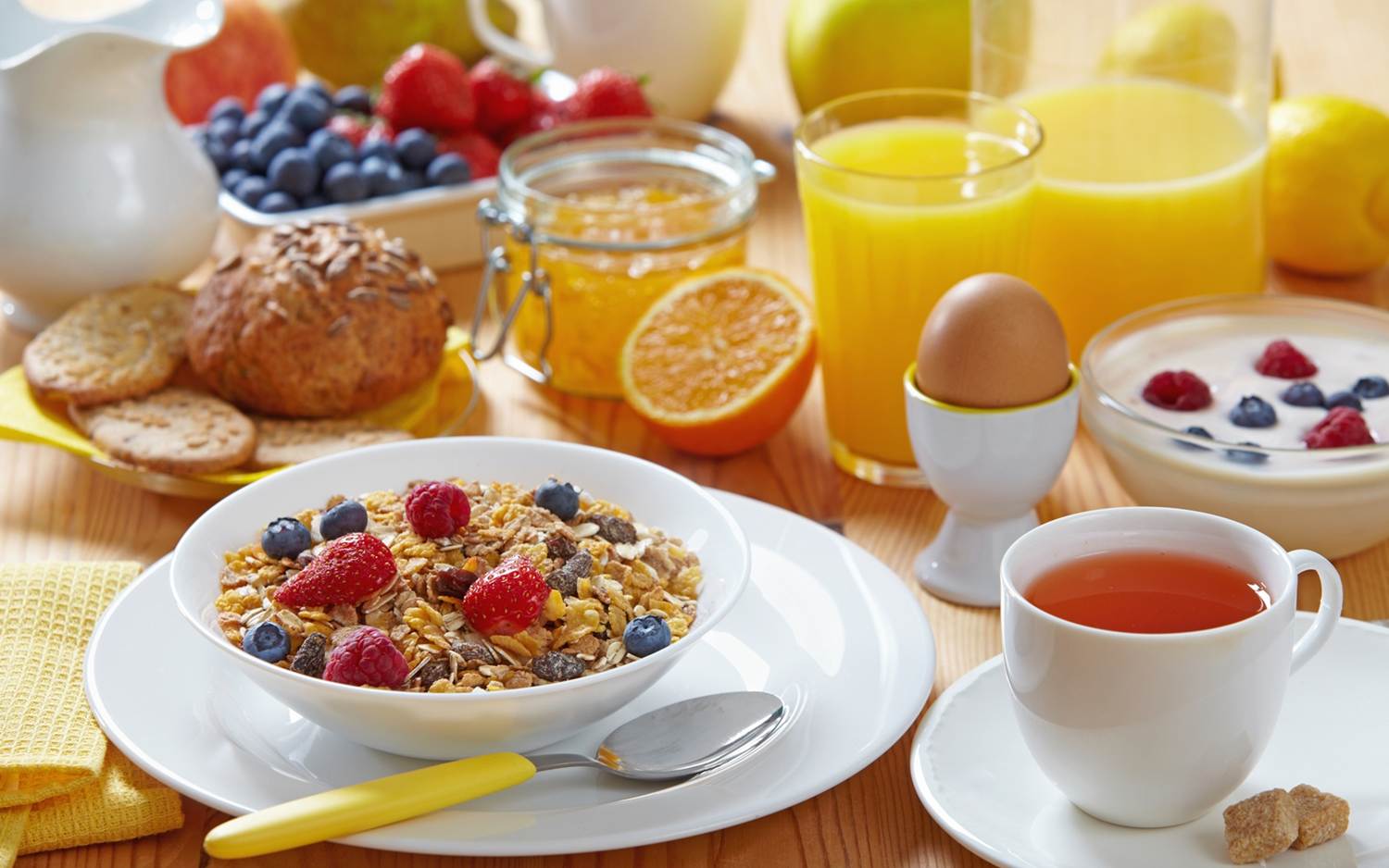 وجبة الإفطار.. الاطعمة الصحية والضارة صباحا