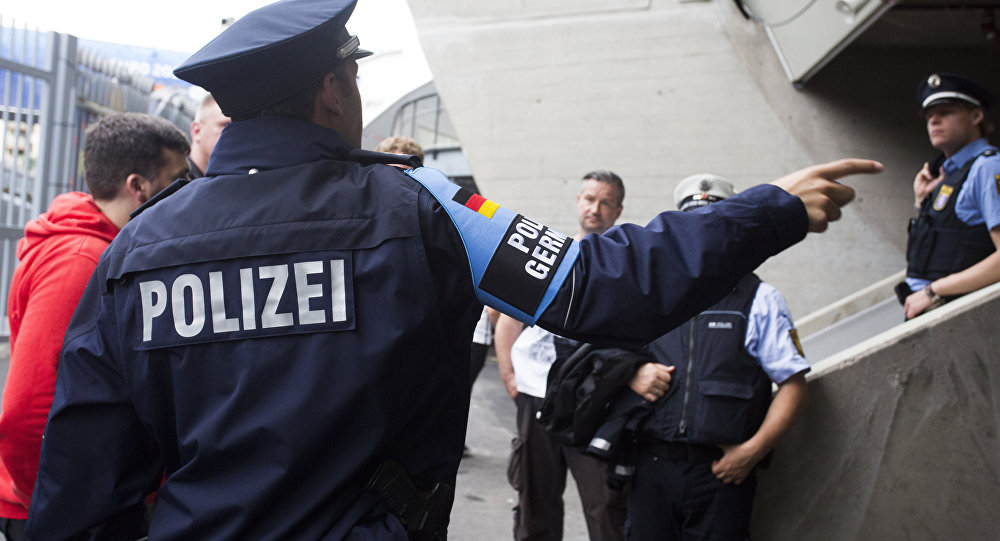 ألمانية تستدعي الشرطة لزوجها لسبب غريب.. تعرف عليه