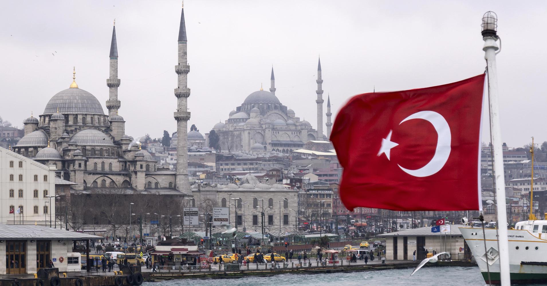 عربي يتعرض للنصب في تركيا‎