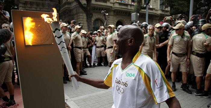 الشعلة الأوليمبية.. الأسطورة اليونانية ترقص السامبا في ريو دي جانيرو