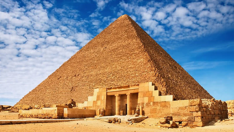 مفاجأة.. أقدم هرم بالعالم لا يوجد في مصر