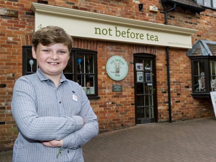 أصغر رجل أعمال في بريطانيا.. عمره 12 عاما