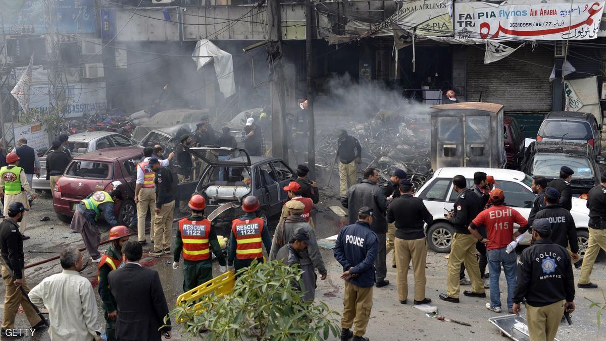 مقتل وإصابة العشرات في تفجير مستشفى بباكستان