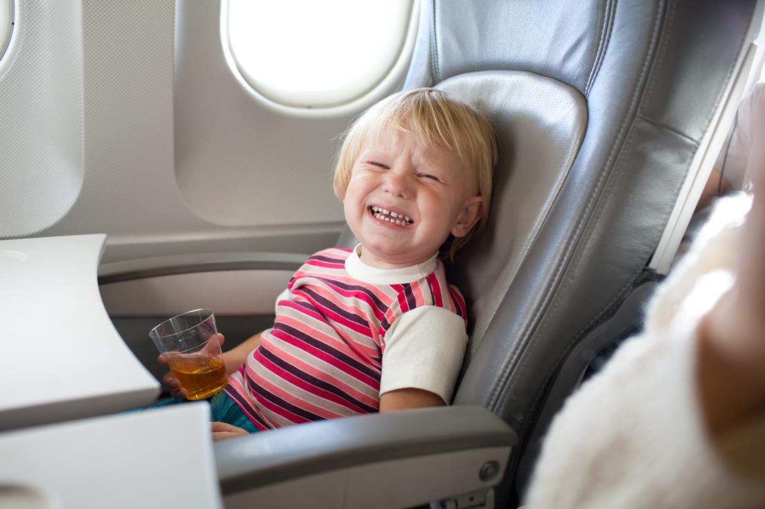 كيف تتجنب بكاء الأطفال في الطائرة حلول جديدة ؟
