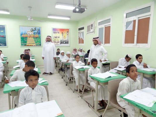 معلم يفقد حياته أمام طلابه بإحدى مدارس السعودية
