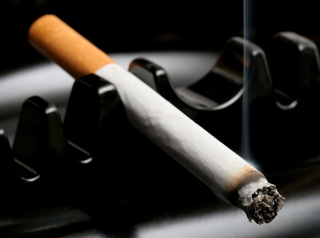 أول دولة تحظر التدخين بشكل نهائي.. من هي؟