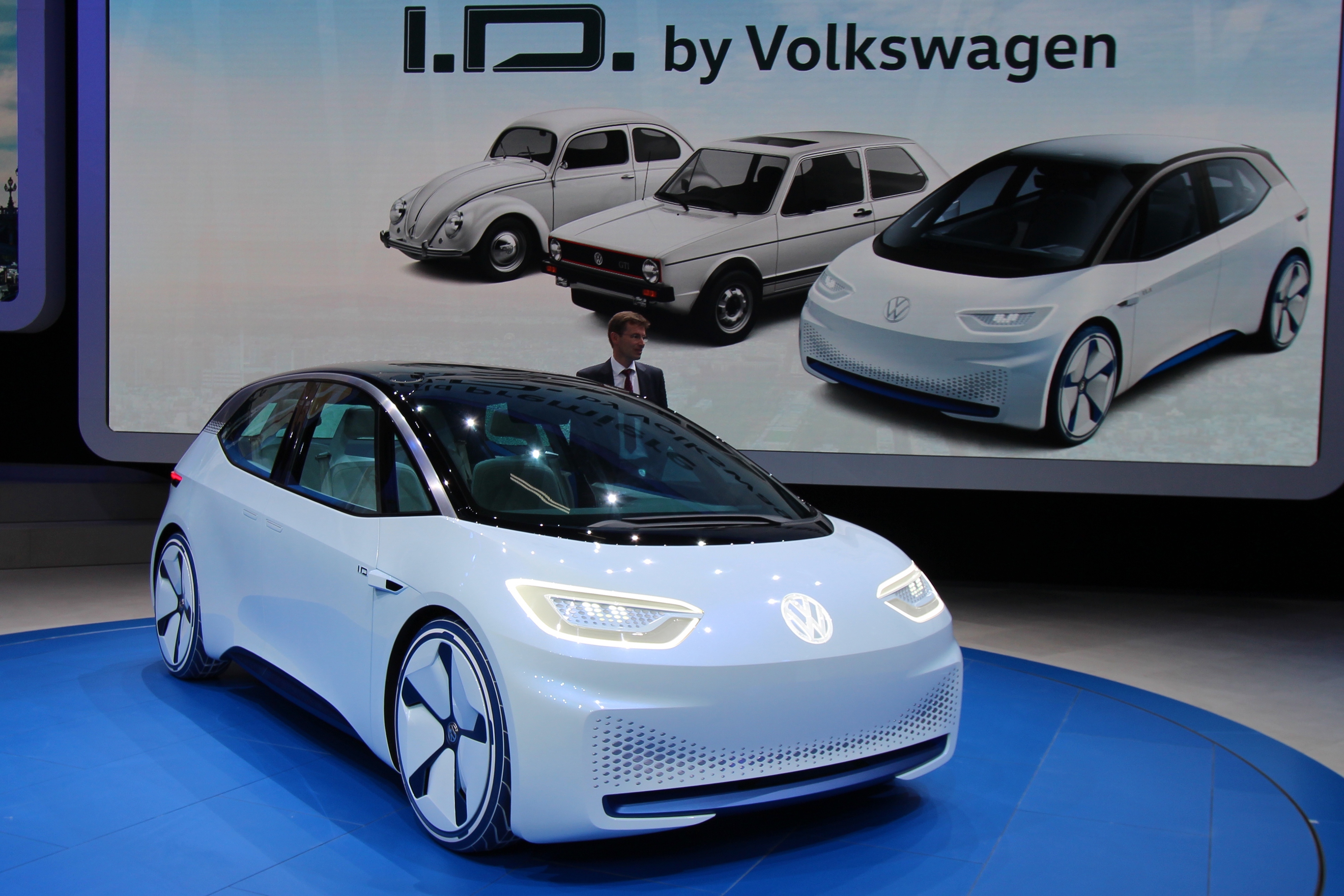 مستقبل صناعة السيارات.. مركبات ذكية بمفاهيم جديدة للرفاهية