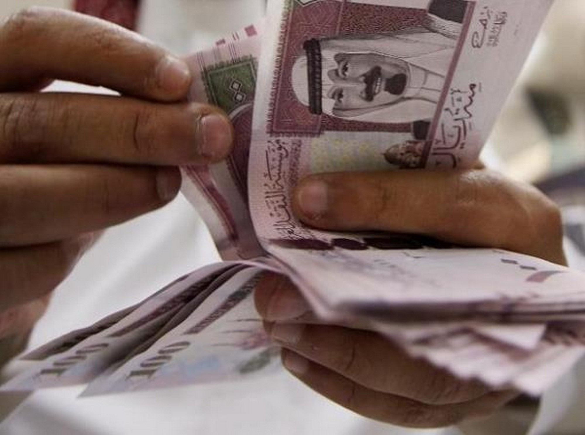 آلية جديدة لصرف رواتب موظفي السعودية.. تعرف عليها