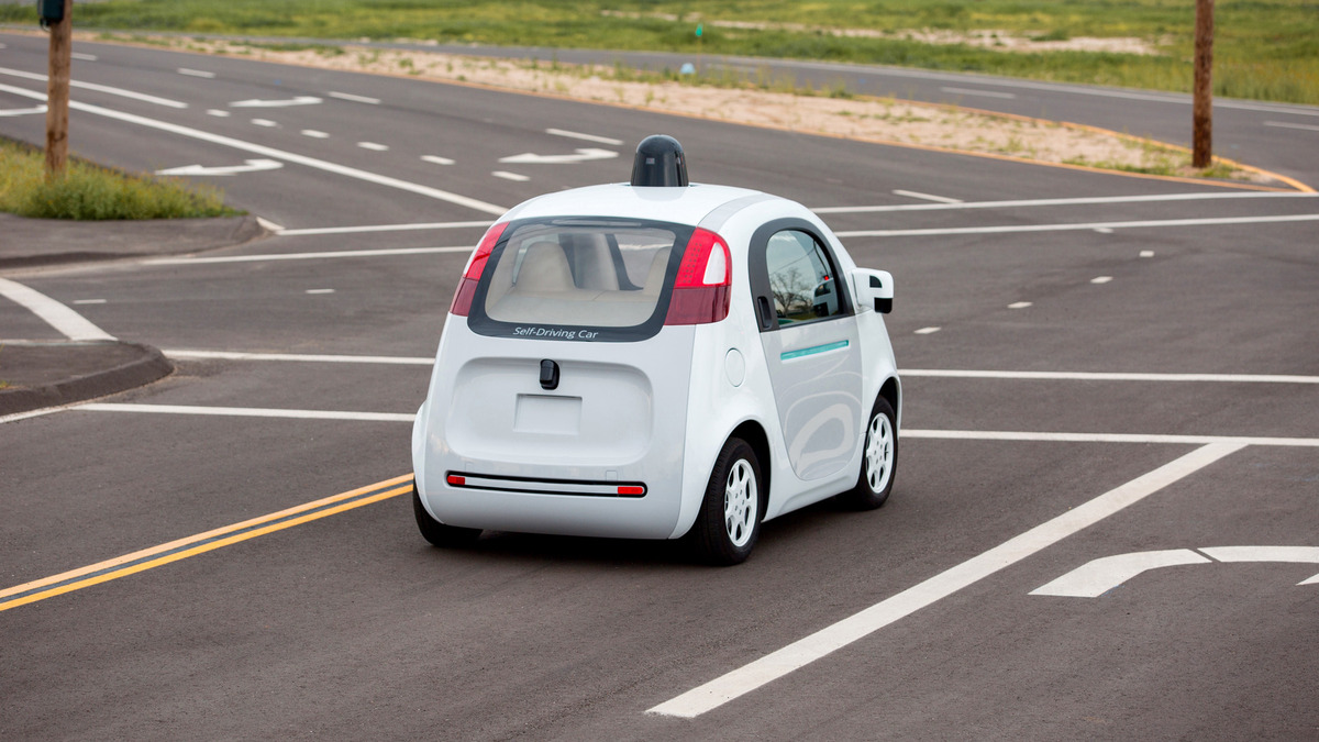 غوغل تقترب من إنتاج سيارة ذاتية القيادة بالكامل.. حلم الأمان المطلق