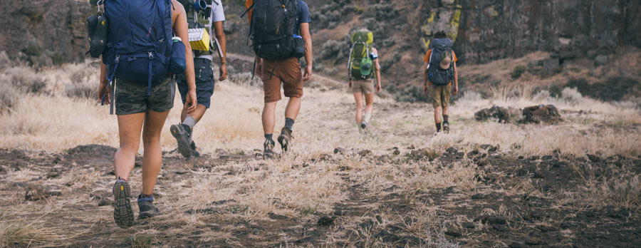 كيف تختار الحذاء المناسب لرياضة المشي الطويل الـ hiking ؟