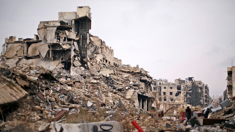 سياح يلتقطون أسوأ سيلفي على أنقاض حلب المنكوبة