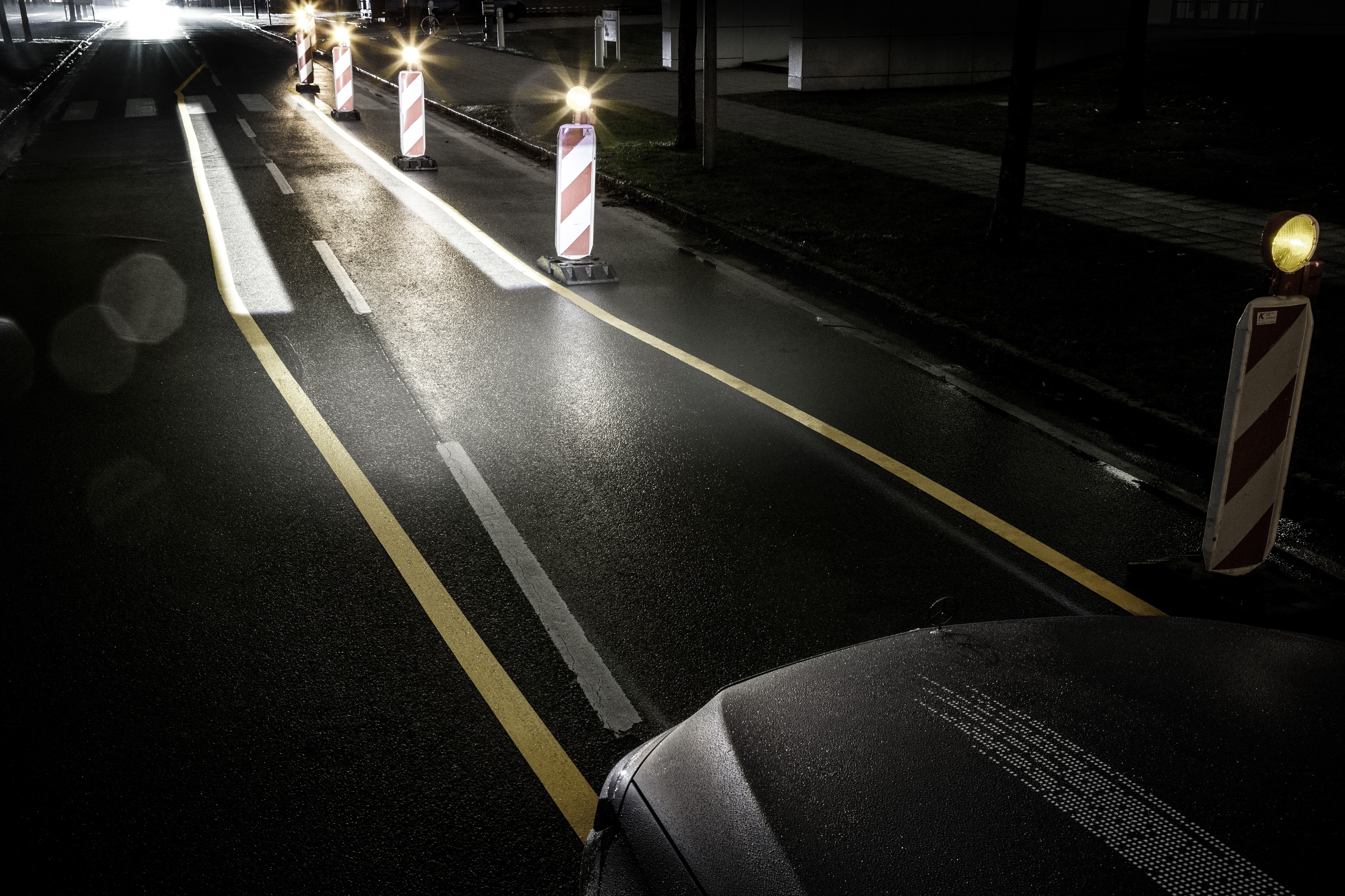 بالفيديو.. مرسيدس تقود ثورة الإضاءة الرقمية في عالم السيارات