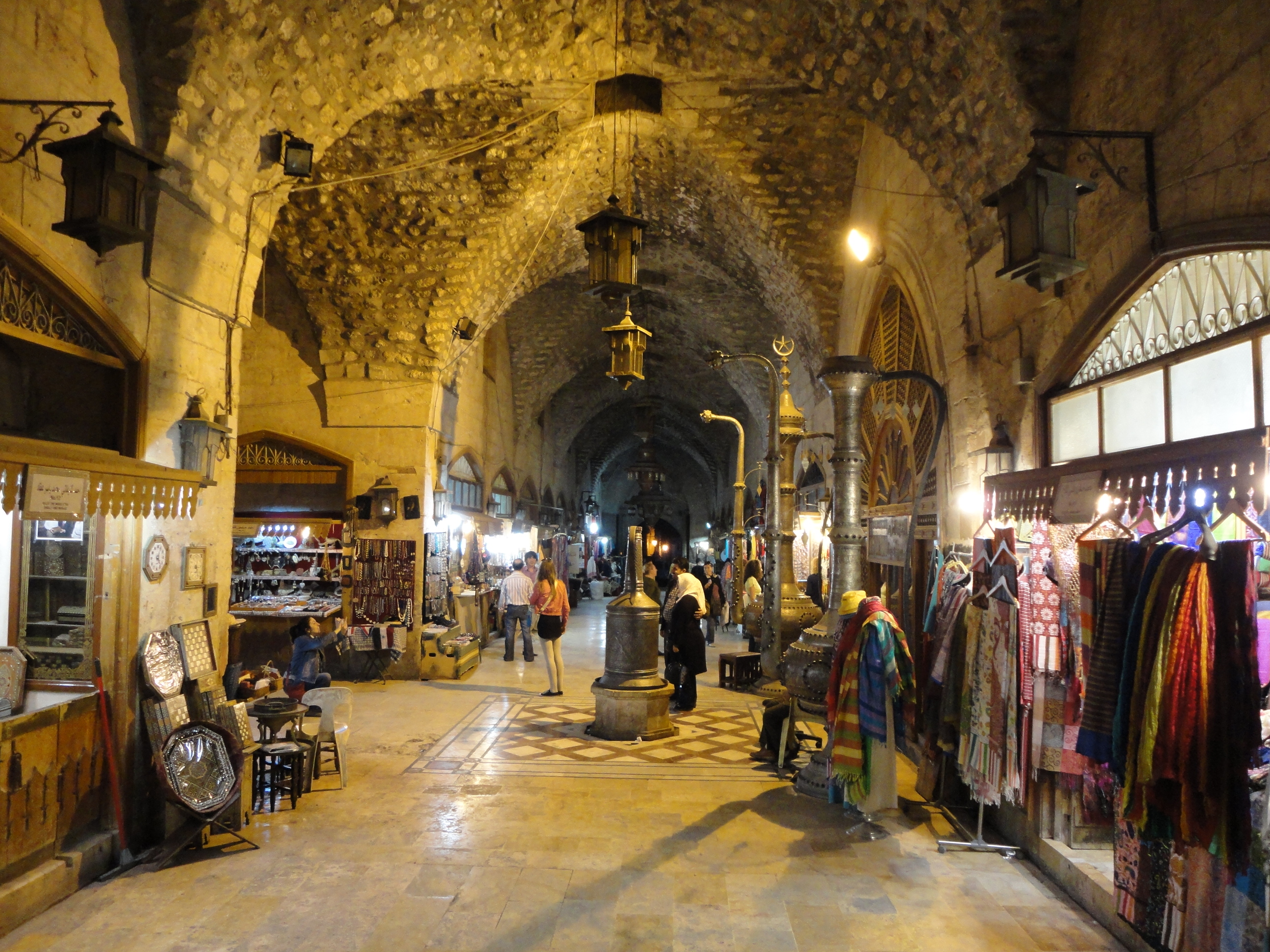بالصور.. هذه حلب الشهباء التي دمرت الحرب تاريخها العريق