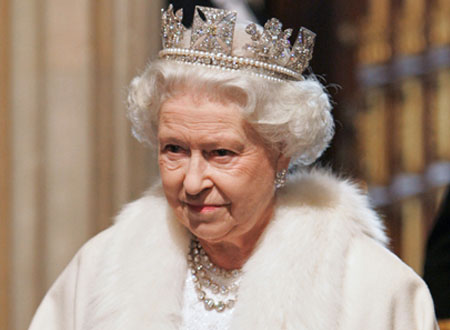 ملكة بريطانيا تعلن مفاجأة بحلول نهاية العام