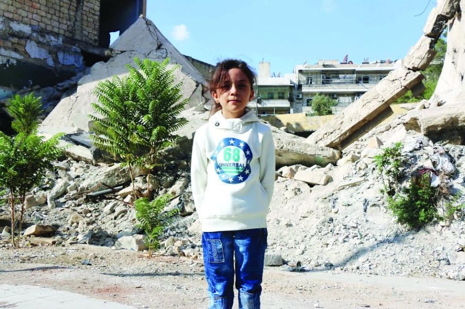 ماذا حدث للطفلة بانا العابد بعد قصف منزلها في حلب؟