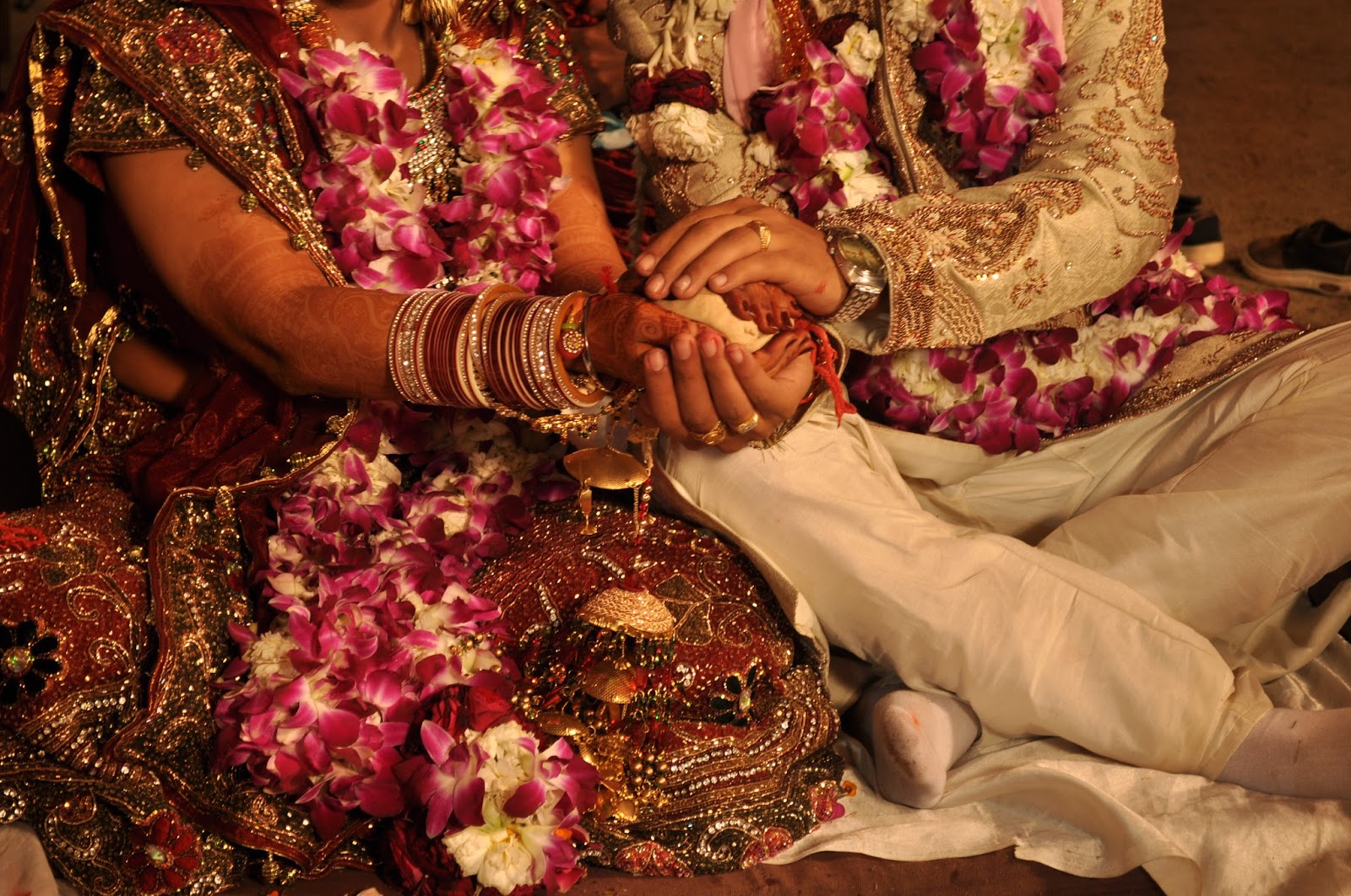 عامل هندي لم يتمكن من حضور زفافه.. شاهد ماذا فعل؟