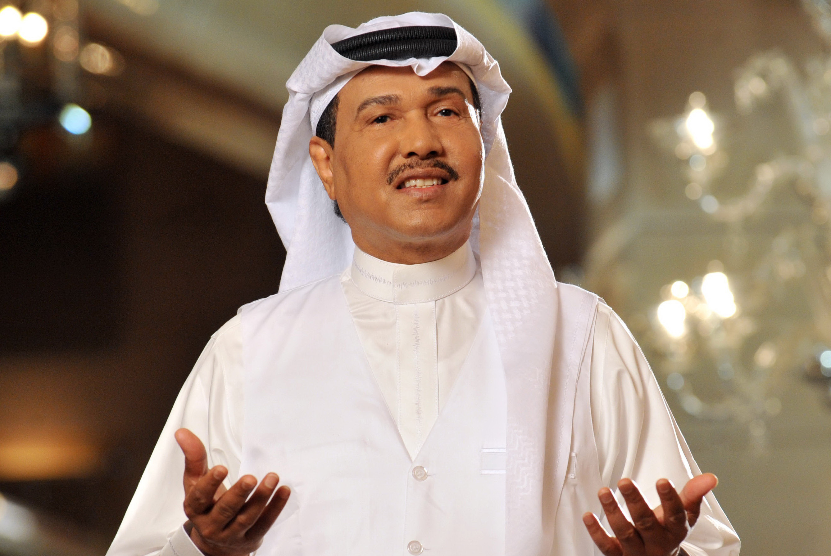 فنان العرب محمد عبده يصل البحرين استعدادا لحفله غدا