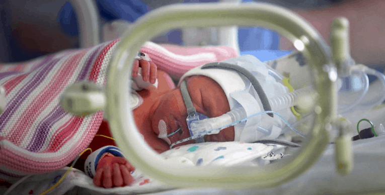 بعد "إبراهيم".. ولادة أول أنثى في العالم من 3 آباء!