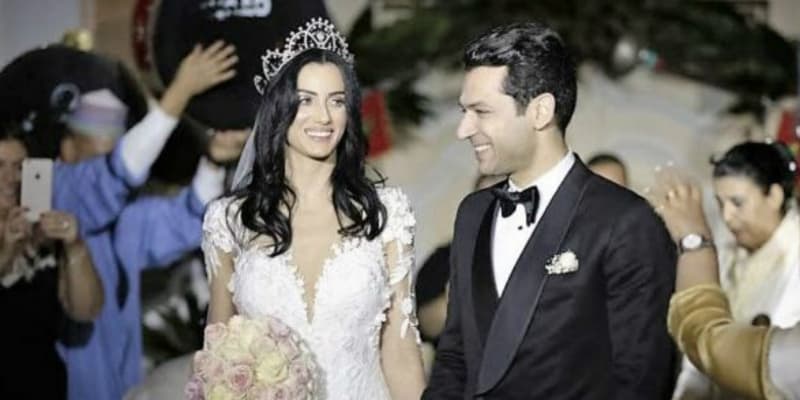 مراد يلدريم وزوجته يتلقيان هدية ثمينة من وزير الخارجية التركي