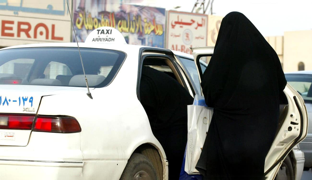 النساء يسيطرن على استخدام تطبيقات الأجرة في السعودية بنسبة 80%
