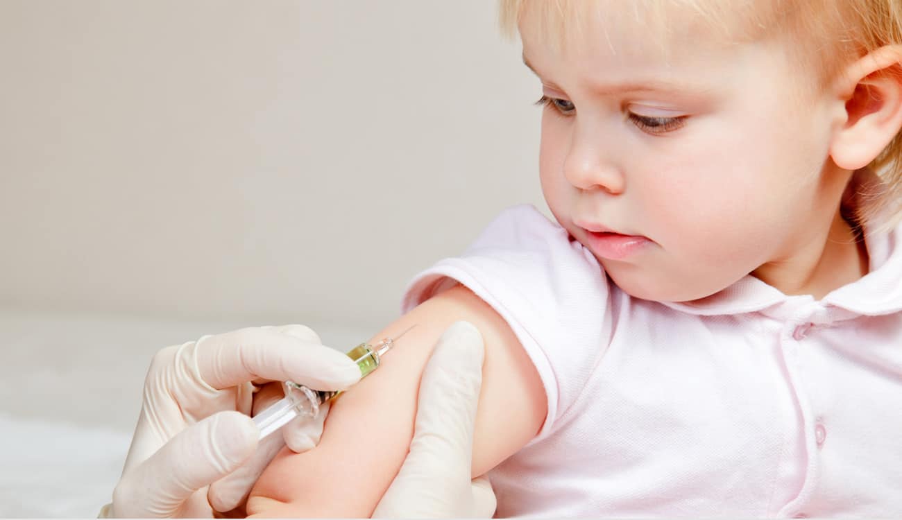 بالفيديو.. تعرفي على أهمية إعطاء التطعيمات لطفلك في موعدها