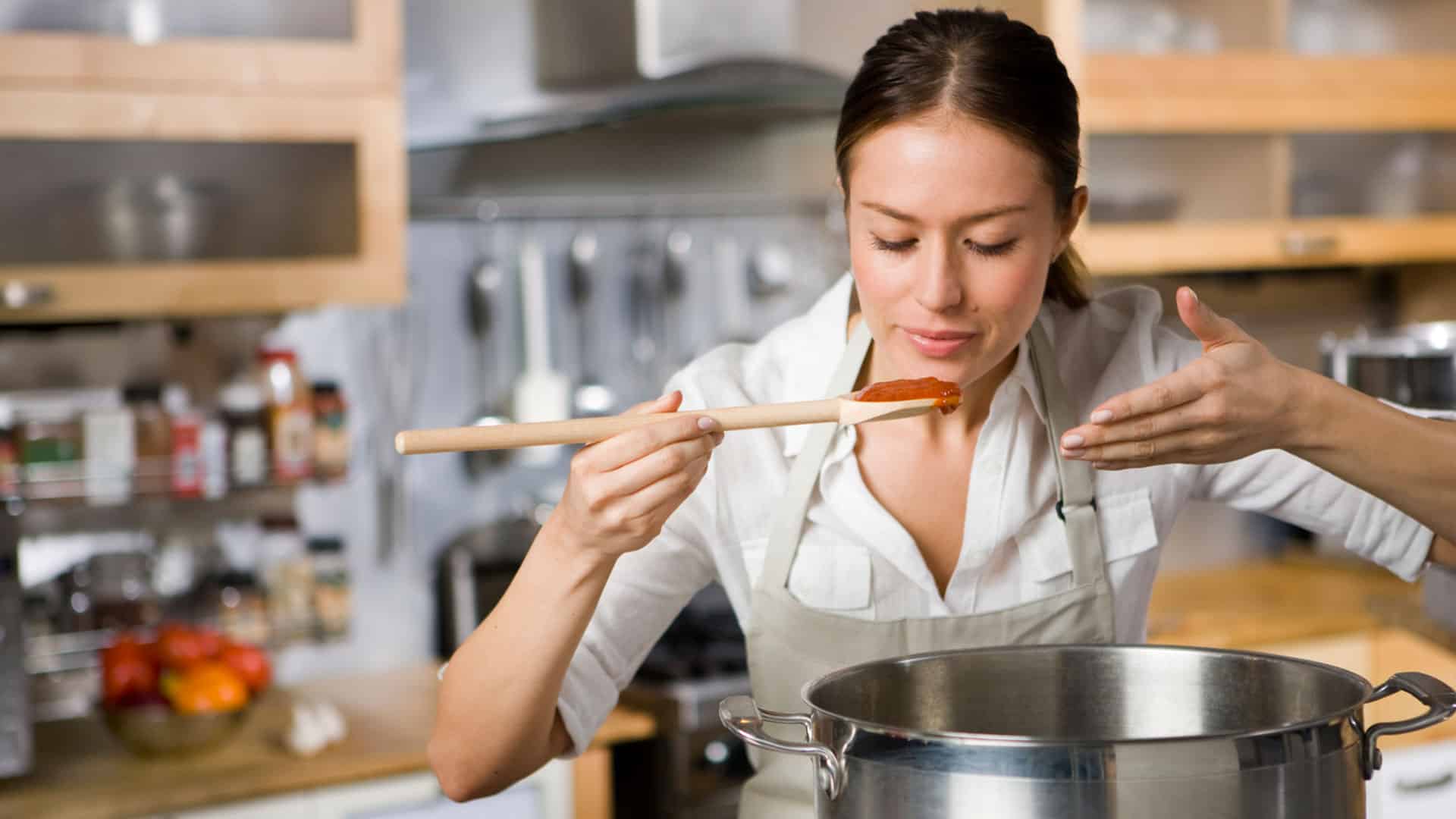 لا تجعلي الطهي إهدارا لفوائد الطعام واتبعي هذه الأساليب
