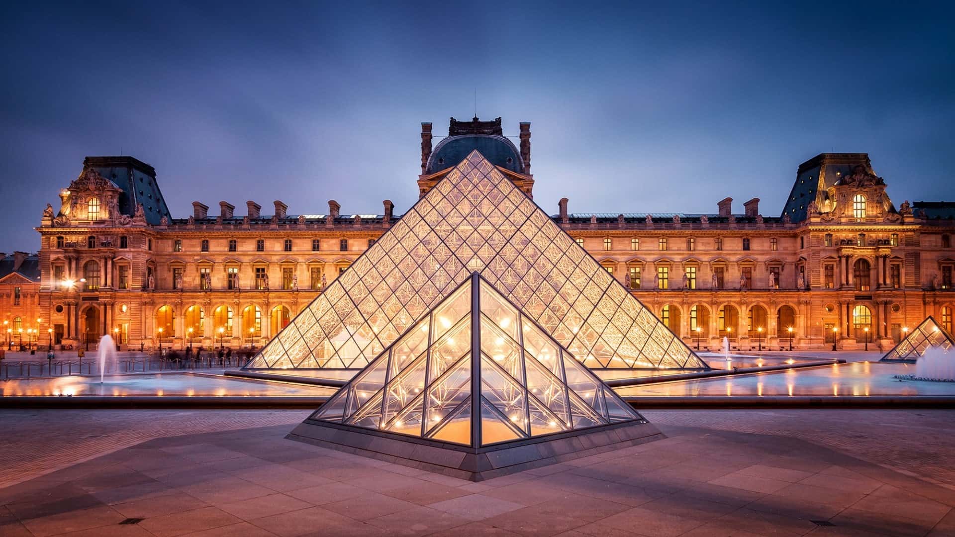 بالصور والفيديو.. القصة الكاملة للاعتداء على متحف اللوفر في "باريس"