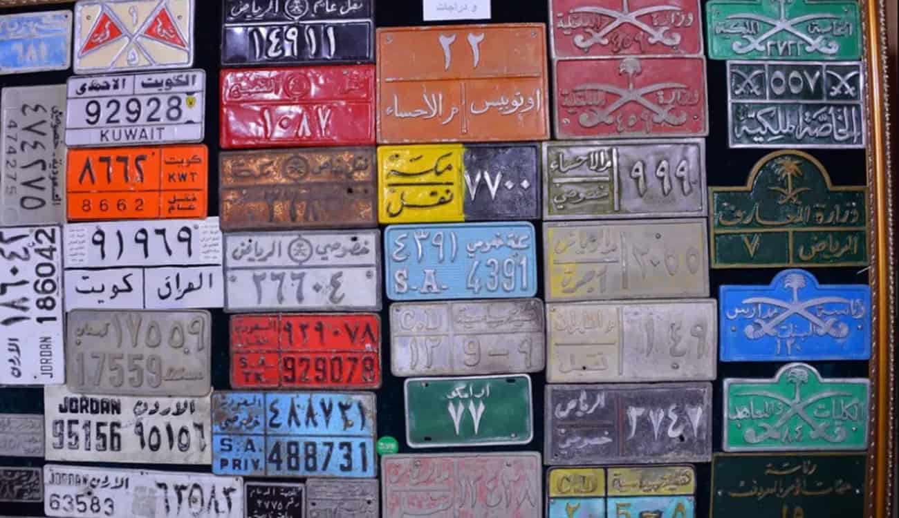 زوار سوق المسوكف بعنيزة يتمتعون بمشاهدة 30 قطعة أثرية نادرة
