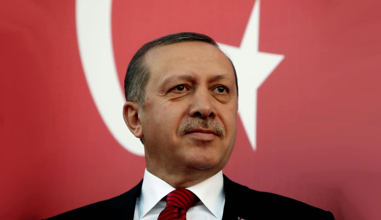 بالفيديو .. أردوغان يسلم طفلا عمره 11 عاما مسؤوليات منصبه الرئاسية