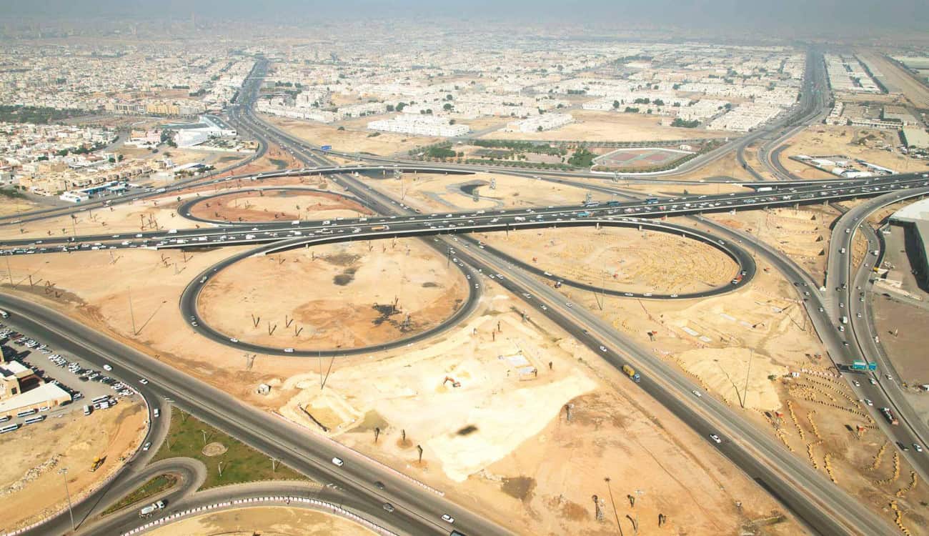 ايقاف 8 صكوك مزورة لأراض تفوق مساحتها اسكان الرياض