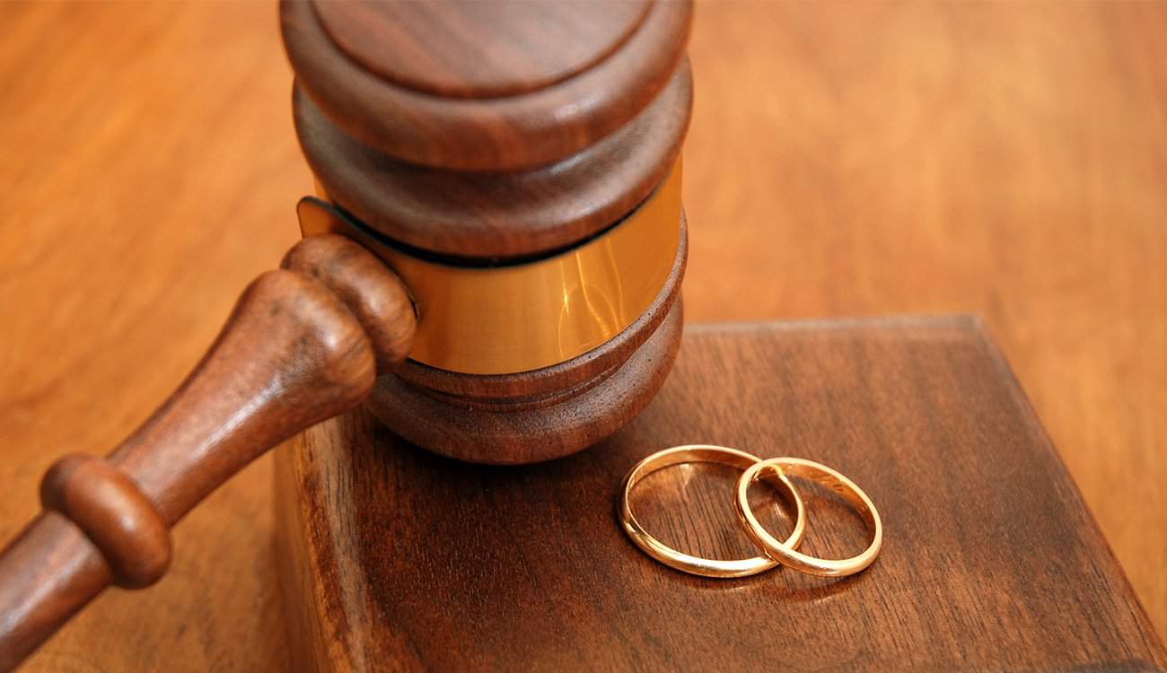 العدل تقدم استشارات مجانية للنساء في قضايا الخلع والطلاق