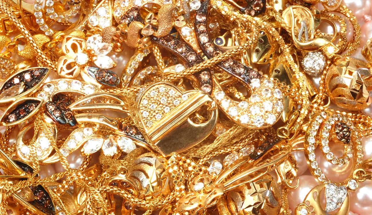 السعوديات ينفقن 800 مليون ريال سنويا على المجوهرات