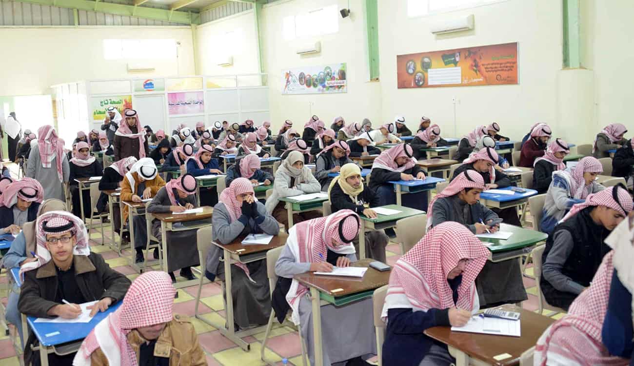 هدية معلم سعودي لطلابه بمناسبة زواجه تشعل تويتر