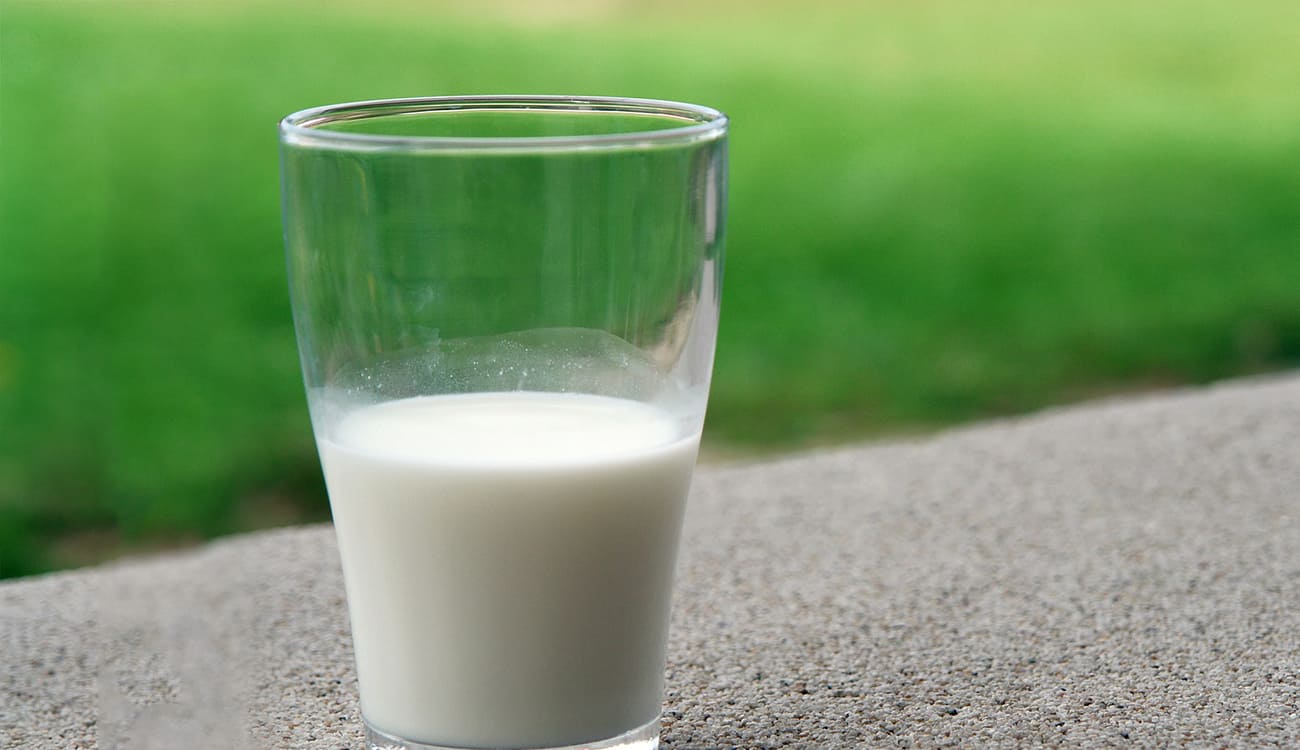 تناول الحليب في سن الشيخوخة يقي من هذه الأمراض