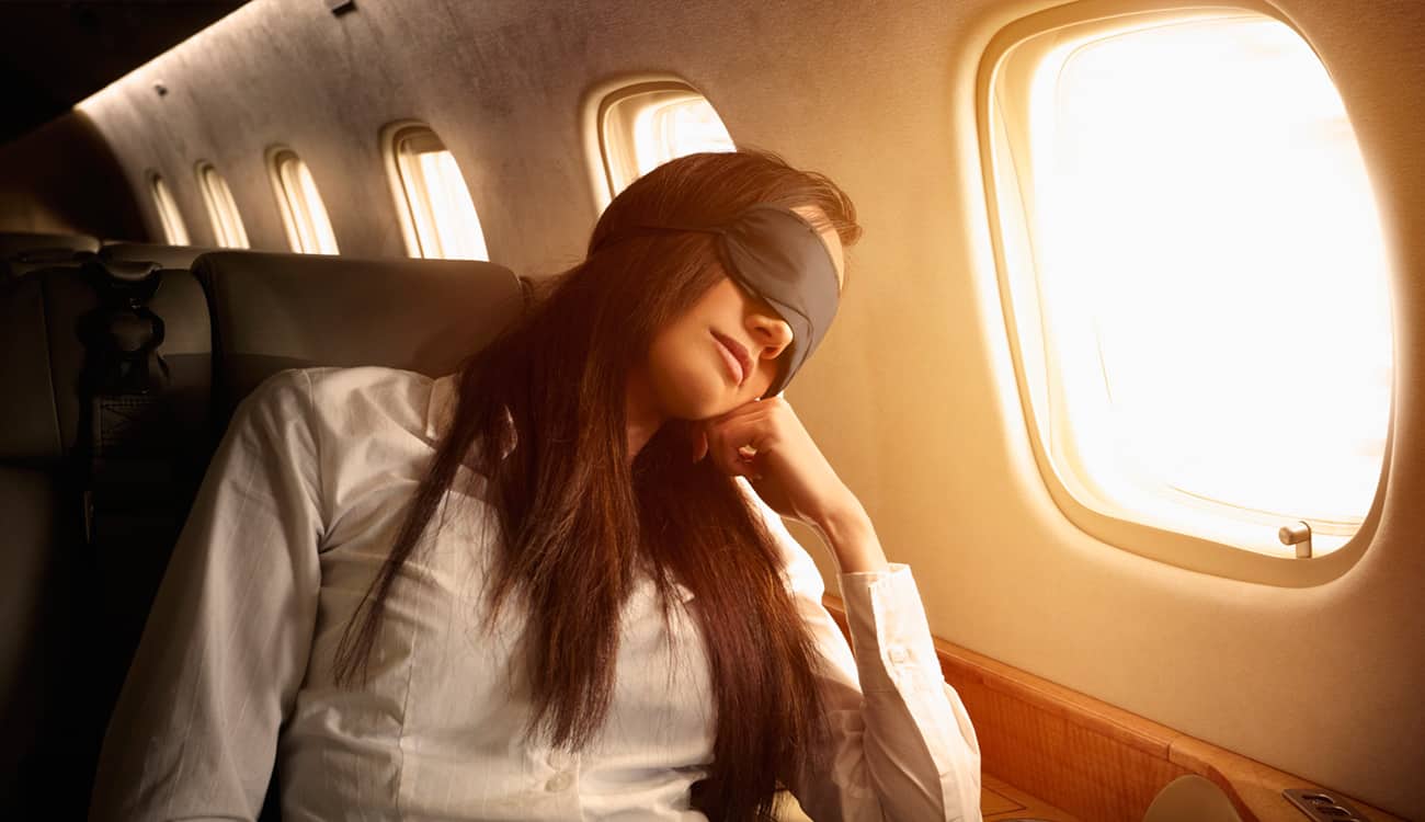 5 نصائح لنوم هنيء أثناء السفر بالطائرة