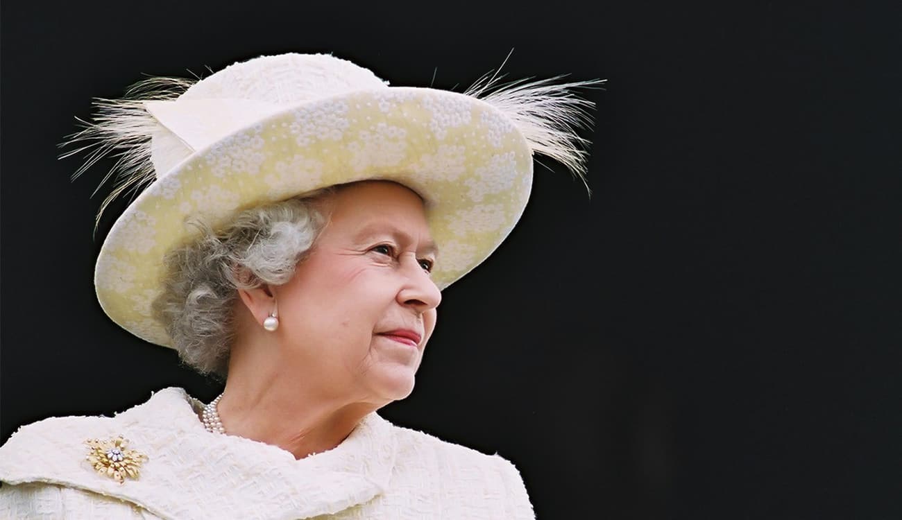 صورة «فريدة» للعائلة البريطانية المالكة تشعل مواقع التواصل
