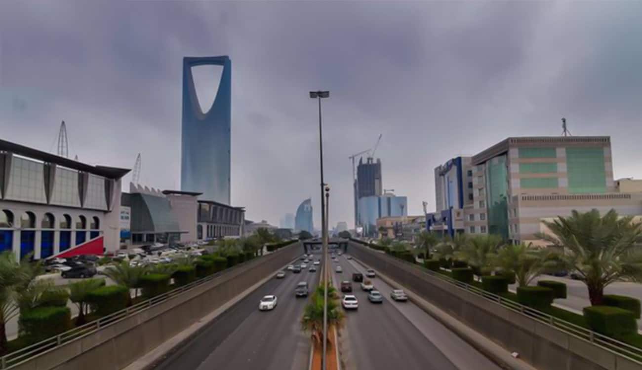إغلاق جزئي لطريق الملك فهد بسب مشروع قطار الرياض