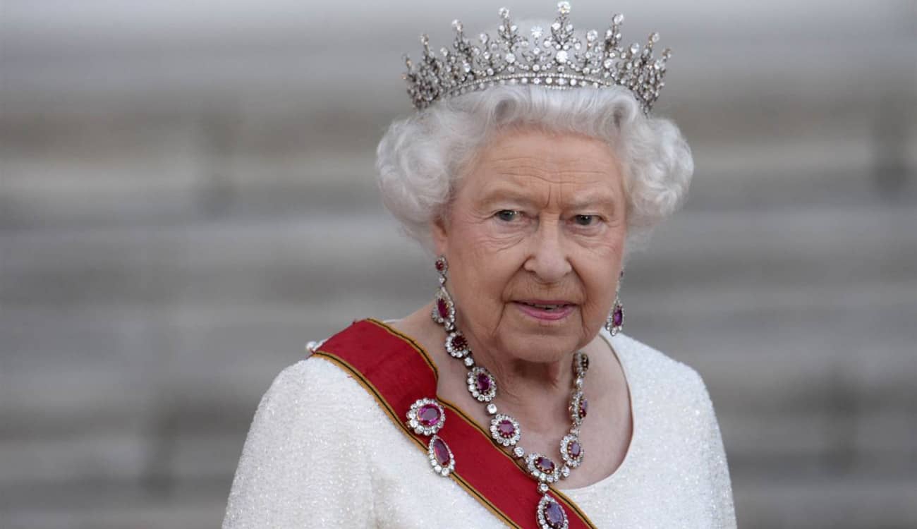 بريطاني يتصل بالشرطة ليبلغ عن خطأ ارتكبته الملكة!