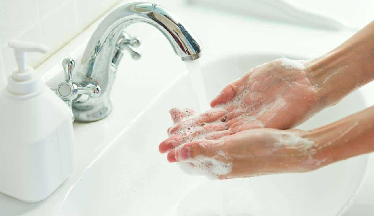 لهذا السبب عليك غسل يديك قبل اتخاذ القرارات الصعبة