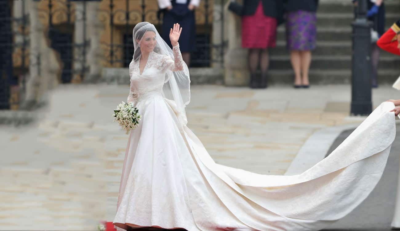 14 صورة لأجمل فساتين زفاف الأميرات حول العالم