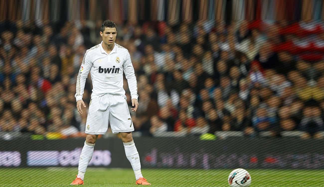 رونالدو يتلقى سيلاً من الانتقادات بسبب صورة.. وأزمة ريال مدريد تتصاعد