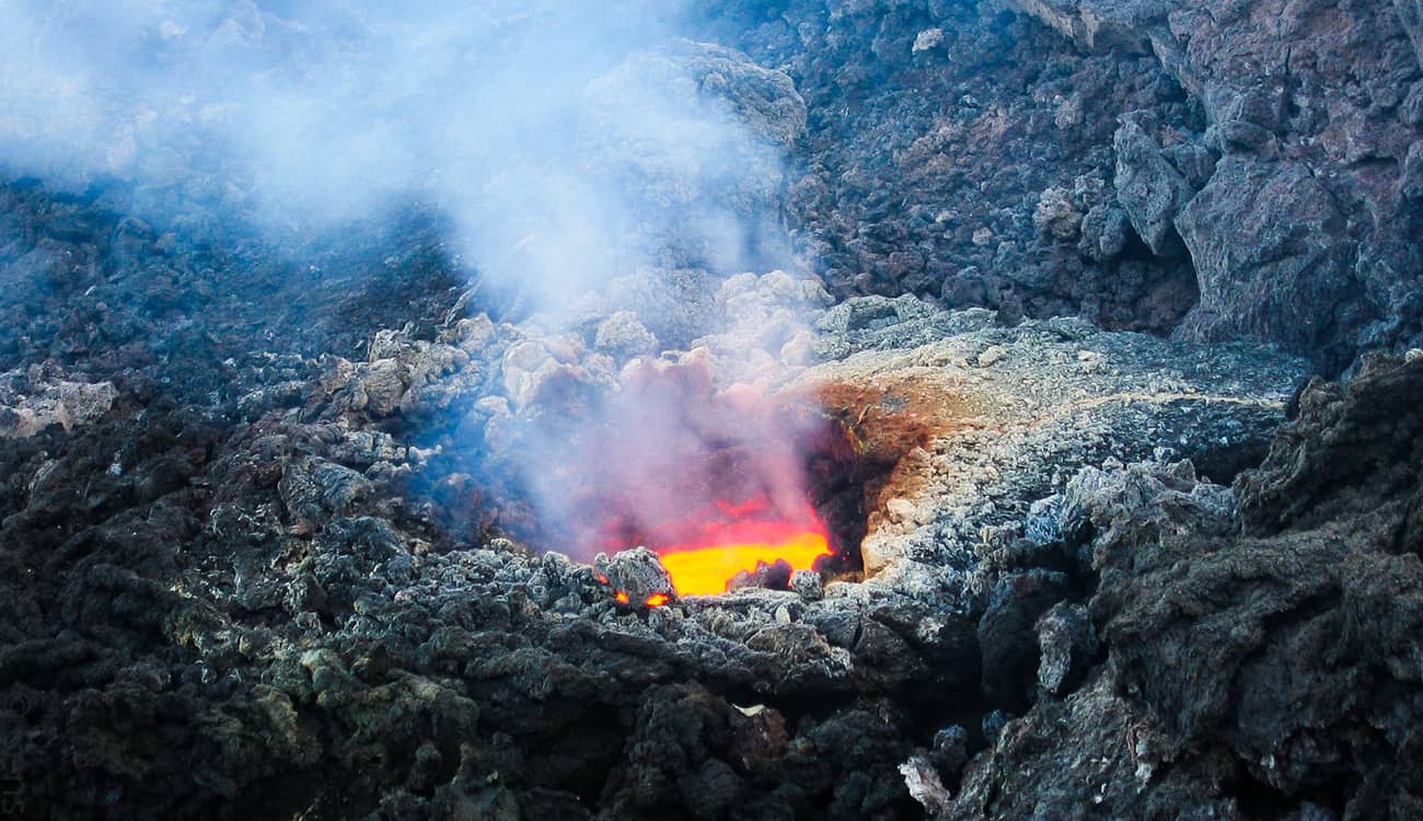 انفجارها سيؤدي إلى عواقب وخيمة.. اكتشاف أكبر منطقة بركانية في العالم