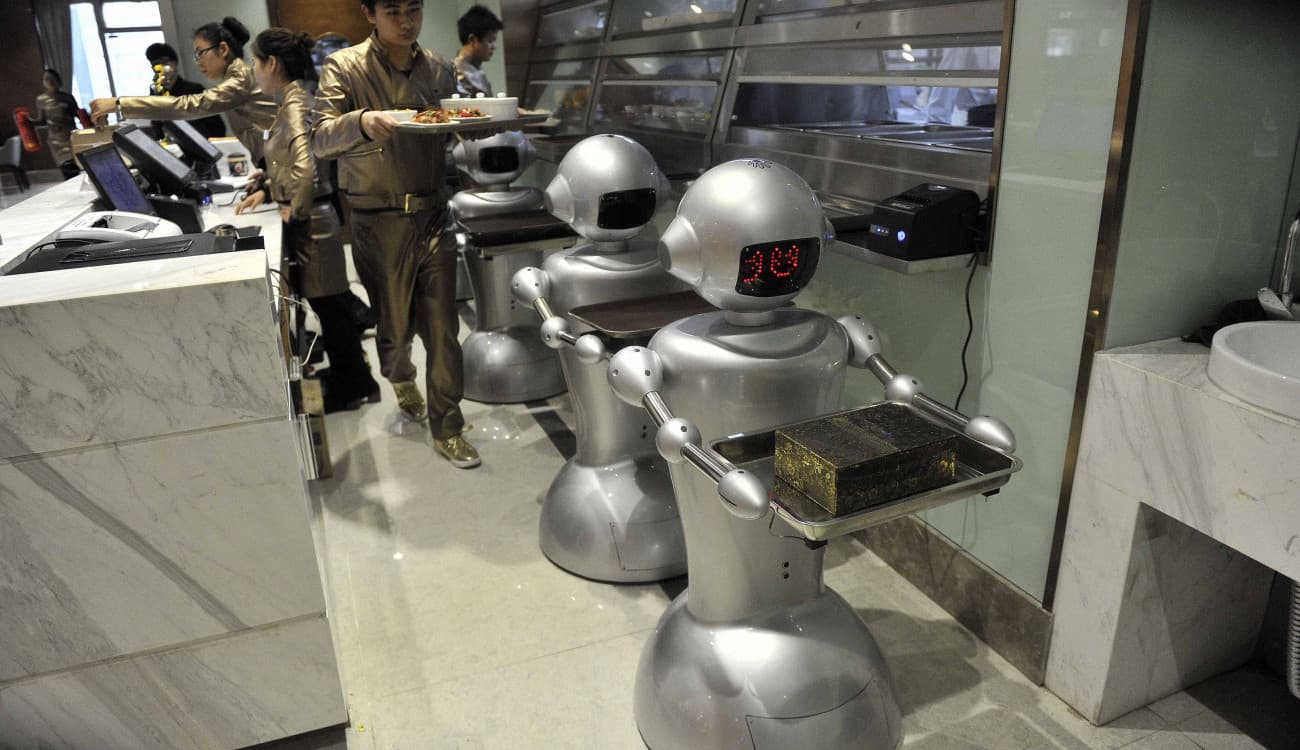 «روبوت المطاعم» أخر صيحات التكنولوجيا.. سيكون بالسعودية في هذا التوقيت