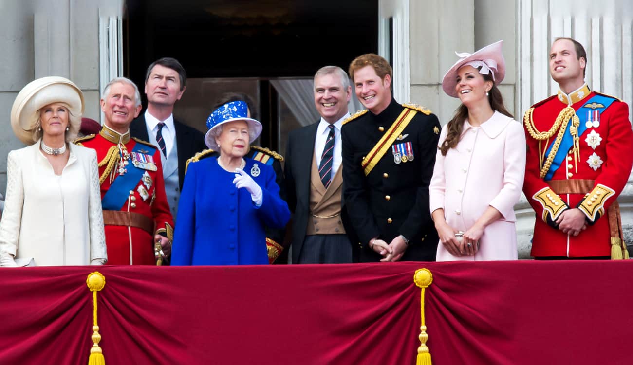 انتقادات واسعة تحاصر العائلة الملكية في بريطانيا